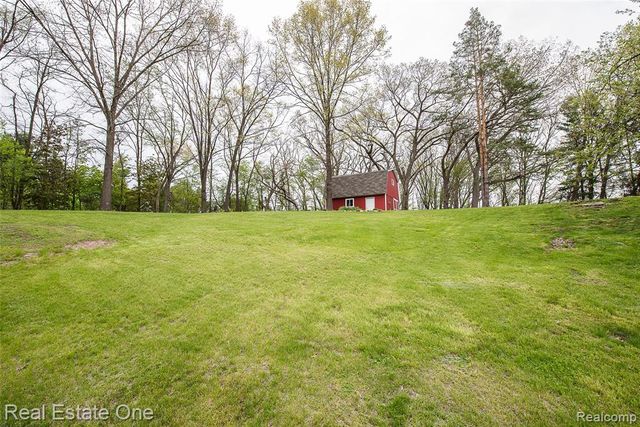 12909 Haven Drive, South Lyon, MI 48178