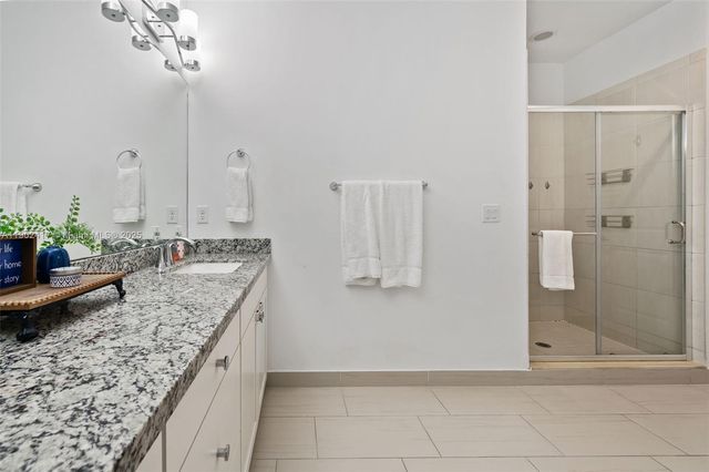 11668 SW 13th Ct, Pembroke Pines, FL 33025