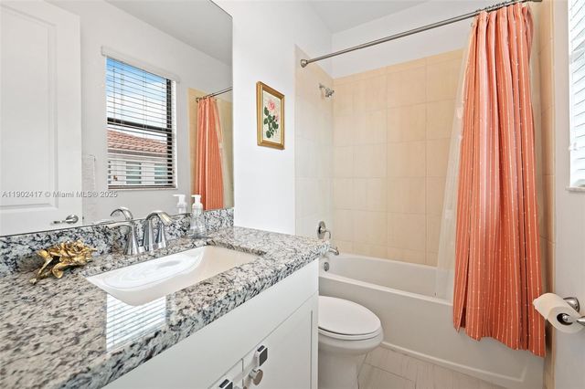 11668 SW 13th Ct, Pembroke Pines, FL 33025