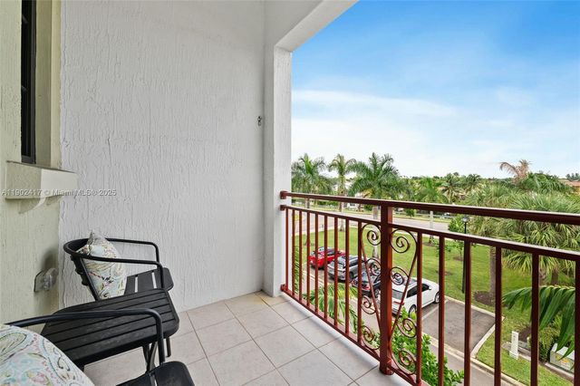 11668 SW 13th Ct, Pembroke Pines, FL 33025