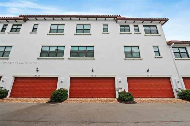 11668 SW 13th Ct, Pembroke Pines, FL 33025