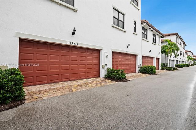 11668 SW 13th Ct, Pembroke Pines, FL 33025