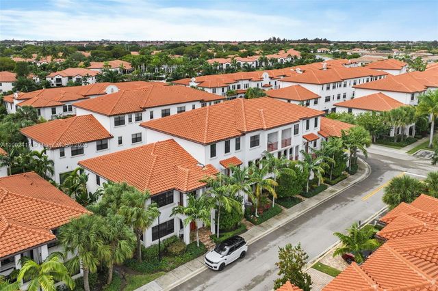 11668 SW 13th Ct, Pembroke Pines, FL 33025