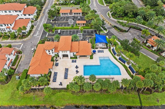 11668 SW 13th Ct, Pembroke Pines, FL 33025