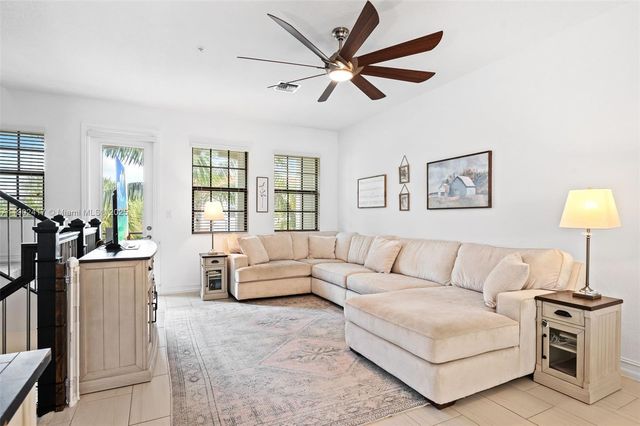 11668 SW 13th Ct, Pembroke Pines, FL 33025