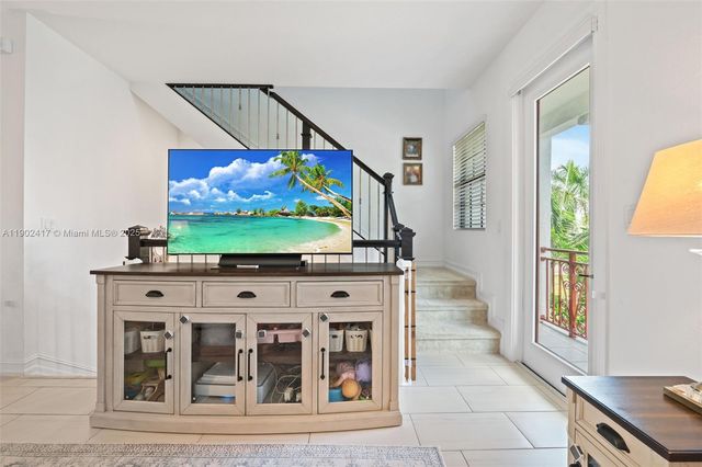 11668 SW 13th Ct, Pembroke Pines, FL 33025