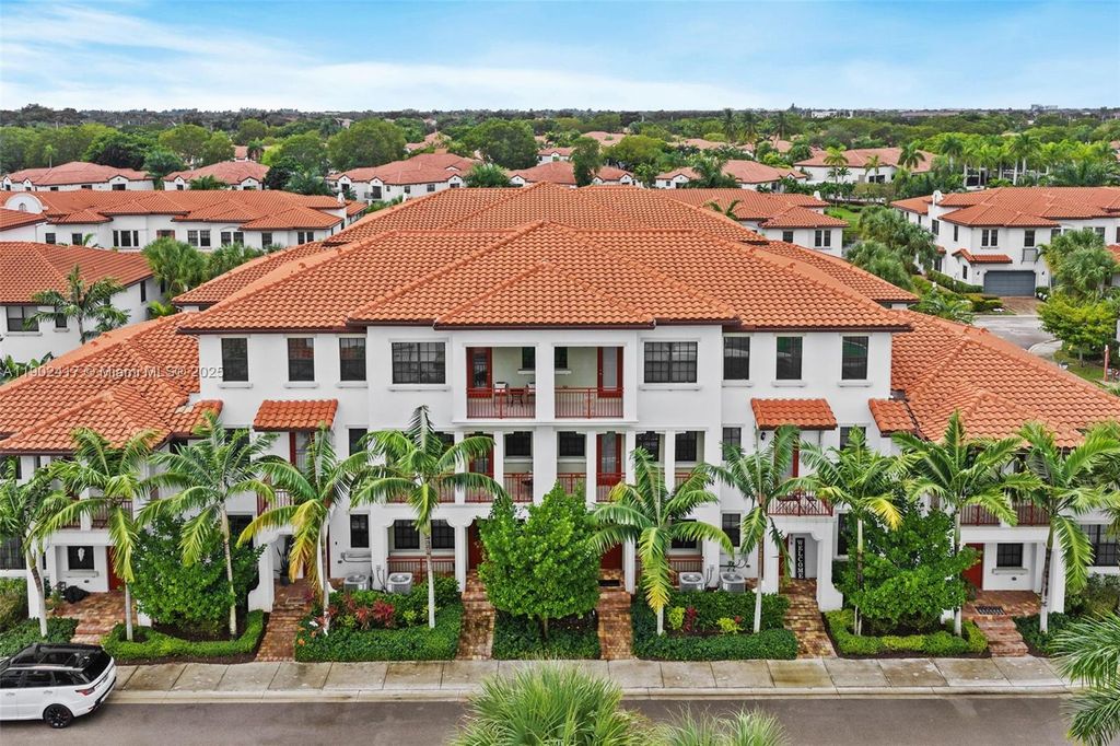 11668 SW 13th Ct, Pembroke Pines, FL 33025