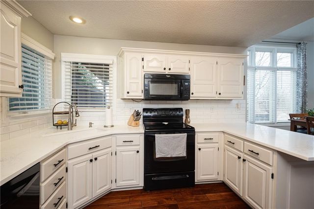 4109 SW Washington Drive, Blue Springs, MO 64014