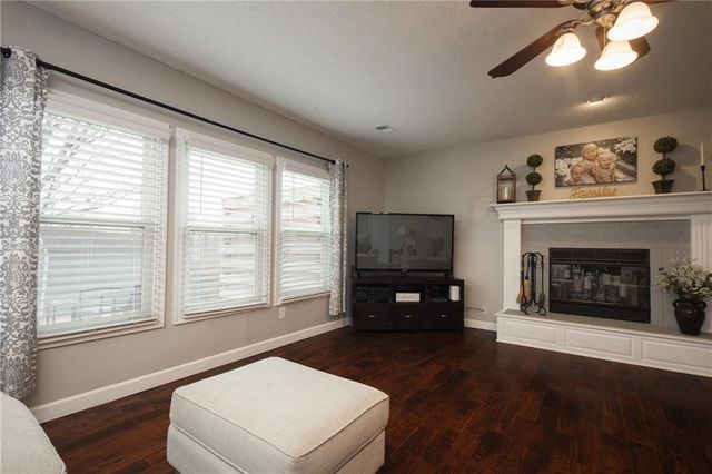 4109 SW Washington Drive, Blue Springs, MO 64014