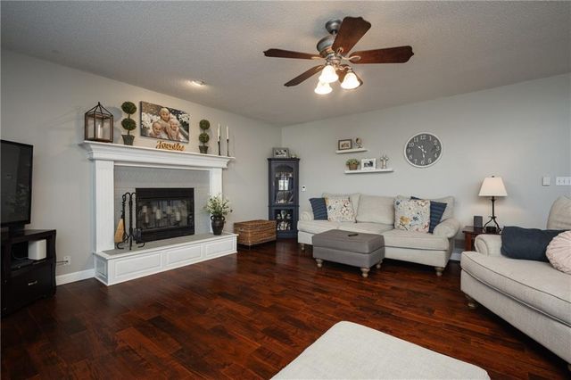 4109 SW Washington Drive, Blue Springs, MO 64014