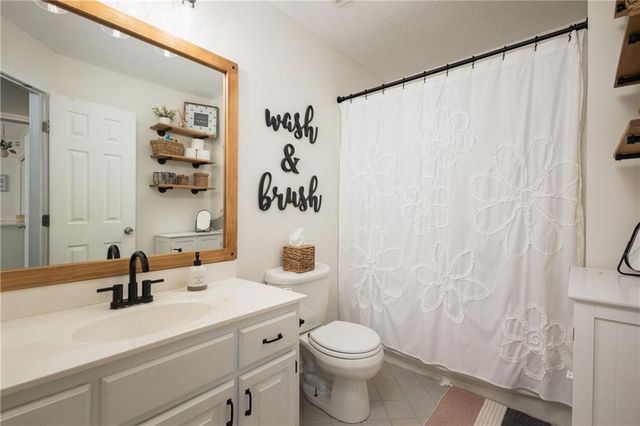 4109 SW Washington Drive, Blue Springs, MO 64014