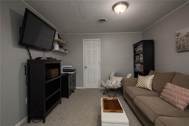 4109 SW Washington Drive, Blue Springs, MO 64014