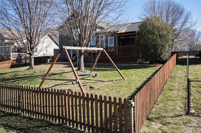 4109 SW Washington Drive, Blue Springs, MO 64014