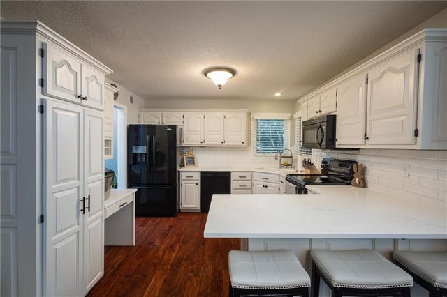 4109 SW Washington Drive, Blue Springs, MO 64014