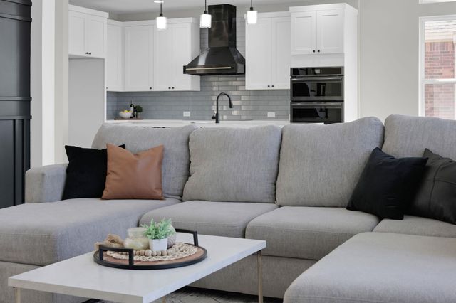 210 Las Colinas DR, Georgetown, TX 78628