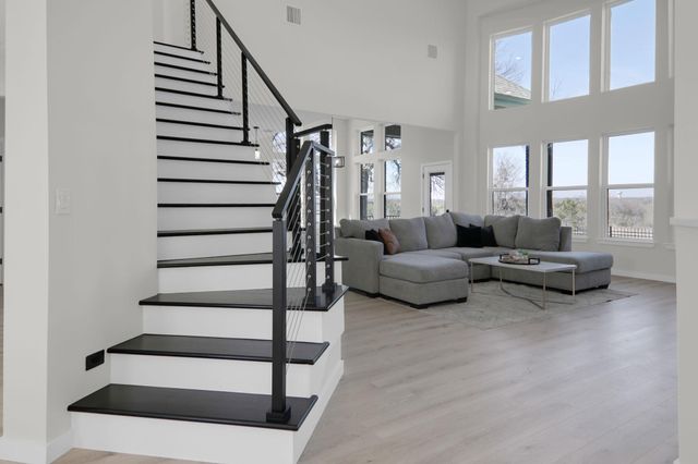 210 Las Colinas DR, Georgetown, TX 78628