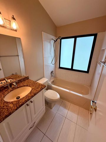 608 Harbour Pointe Way, Greenacres, FL 33413