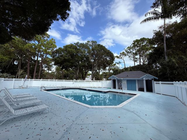 608 Harbour Pointe Way, Greenacres, FL 33413