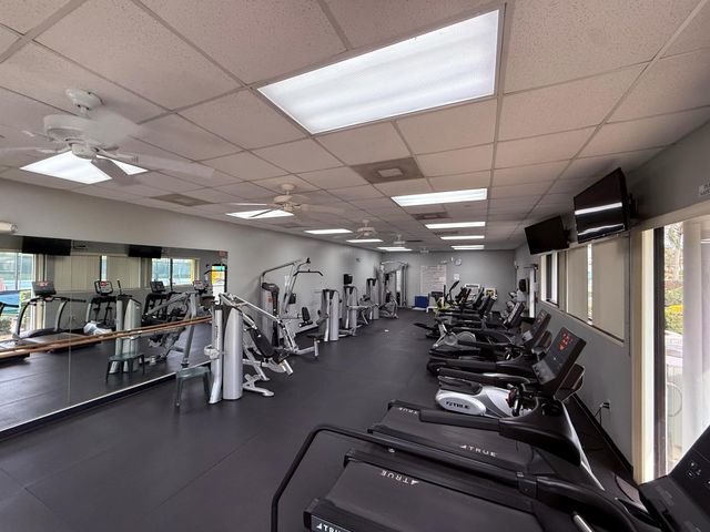 608 Harbour Pointe Way, Greenacres, FL 33413