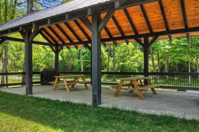 1753 Grassy Creek Road, Copperhill, TN 37317