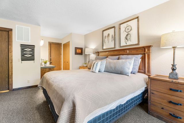 57016 Tennis Village Lane 59, Sunriver, OR 97707