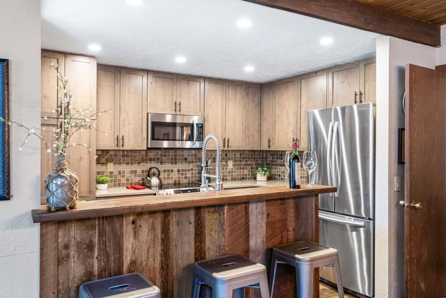 57016 Tennis Village Lane 59, Sunriver, OR 97707