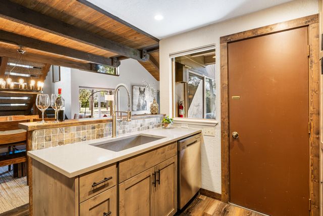 57016 Tennis Village Lane 59, Sunriver, OR 97707