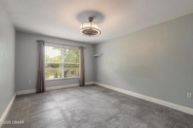 537 Lake Bridge Drive, Ormond Beach, FL 32174