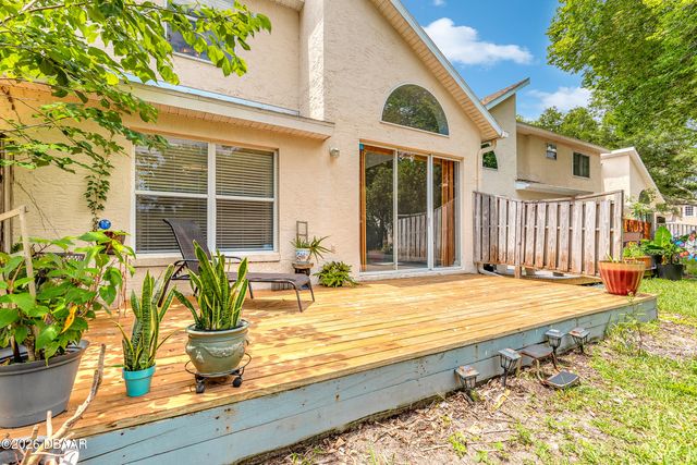 537 Lake Bridge Drive, Ormond Beach, FL 32174