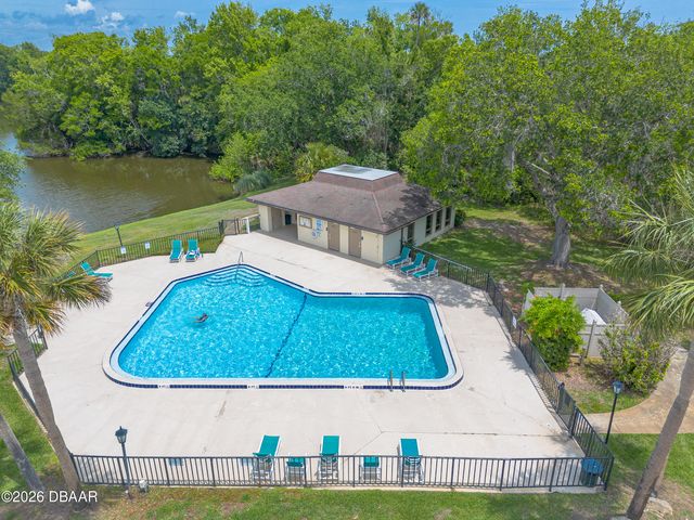 537 Lake Bridge Drive, Ormond Beach, FL 32174