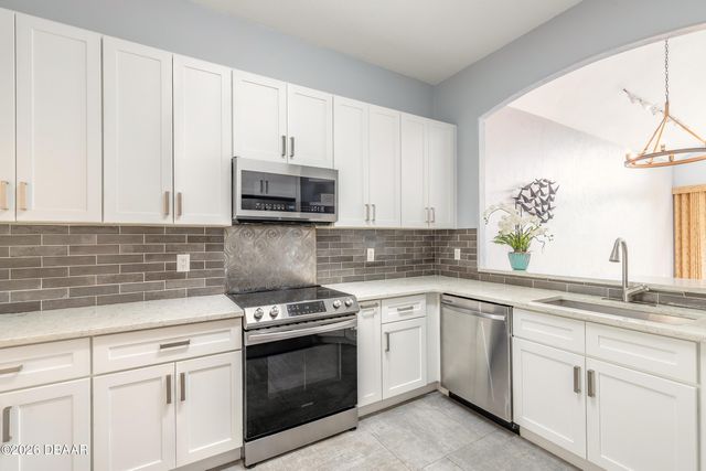537 Lake Bridge Drive, Ormond Beach, FL 32174