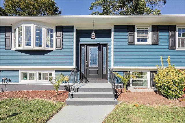 20 Manilla Avenue, Cranston, RI 02