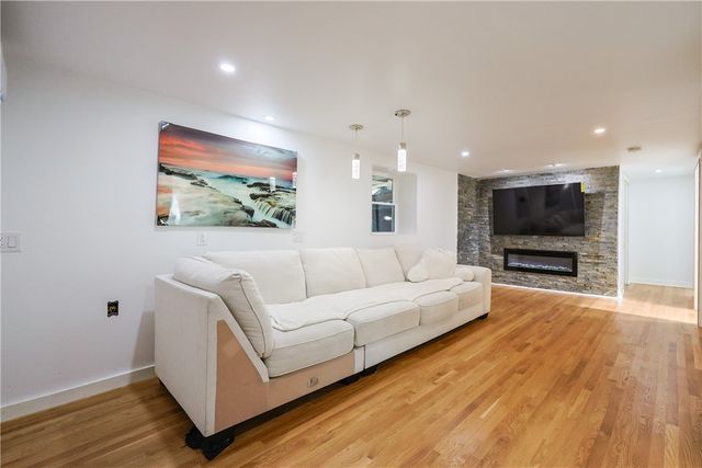 20 Manilla Avenue, Cranston, RI 02