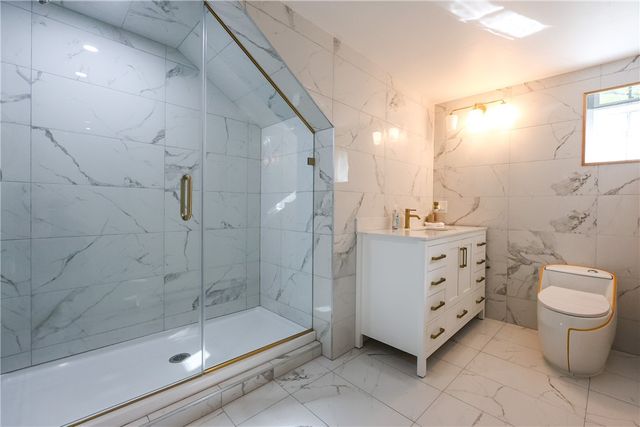 20 Manilla Avenue, Cranston, RI 02