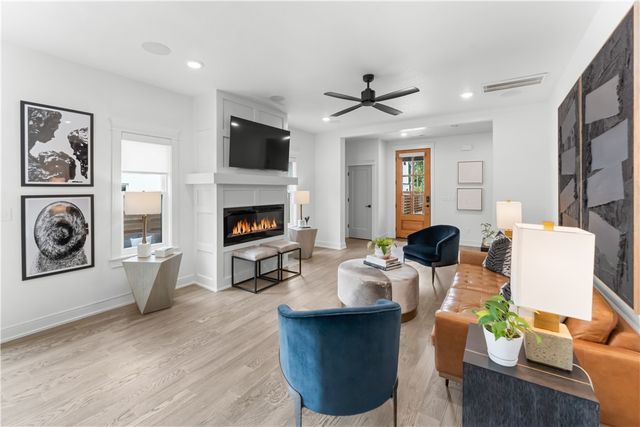 109 NW Ozark Way, Bentonville, AR 72712