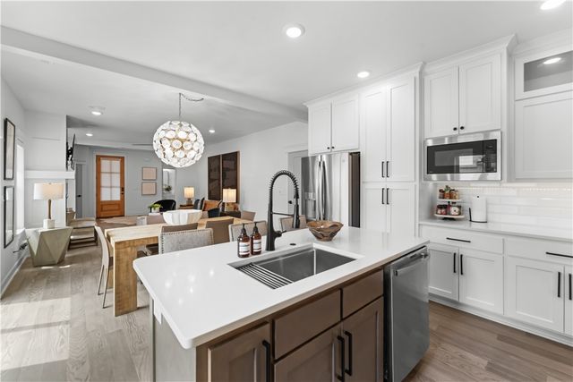 109 NW Ozark Way, Bentonville, AR 72712