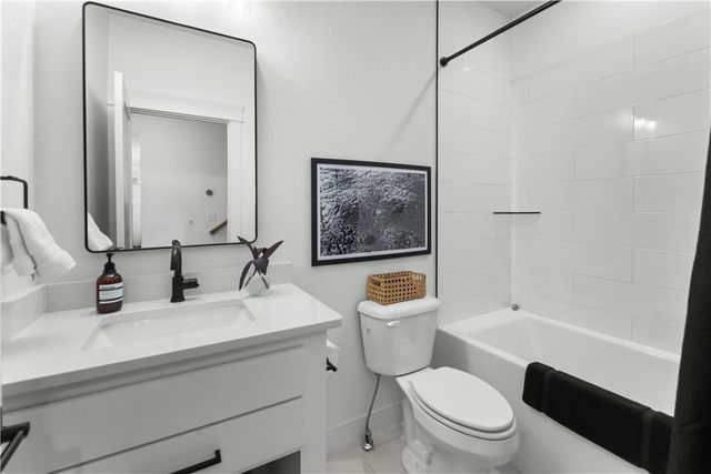 109 NW Ozark Way, Bentonville, AR 72712