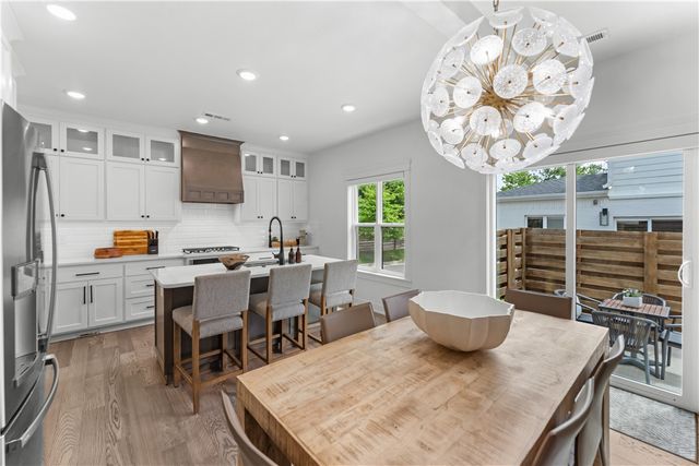109 NW Ozark Way, Bentonville, AR 72712
