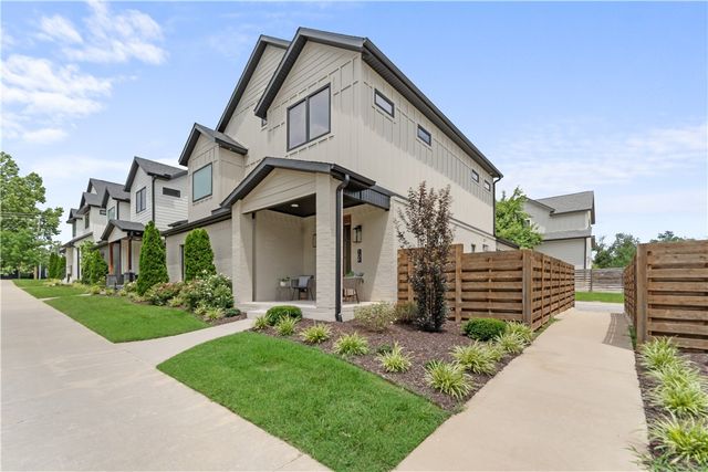 109 NW Ozark Way, Bentonville, AR 72712