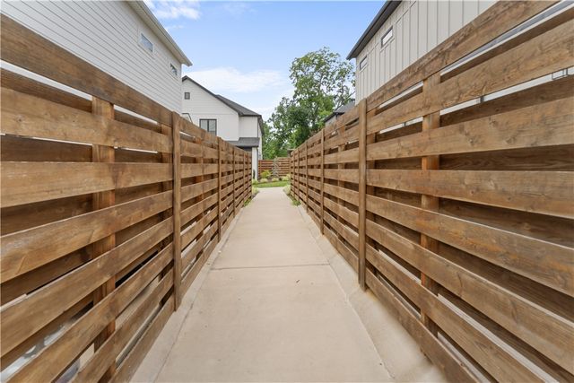 109 NW Ozark Way, Bentonville, AR 72712