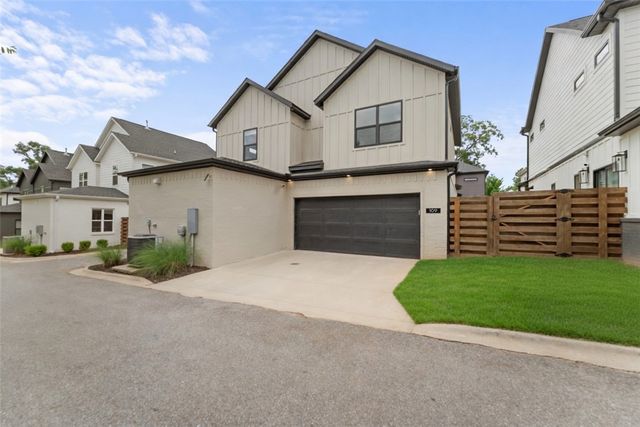 109 NW Ozark Way, Bentonville, AR 72712