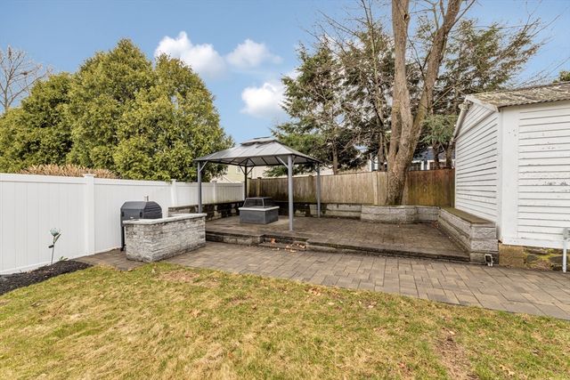 76 Clearwater Dr, Boston, MA 02126