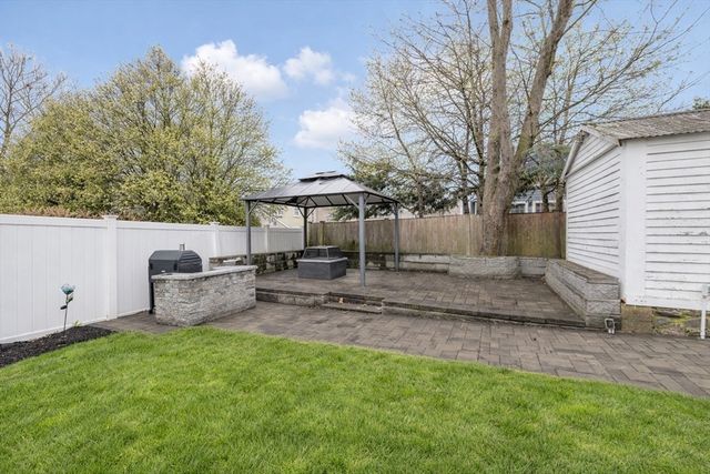 76 Clearwater Dr, Boston, MA 02126