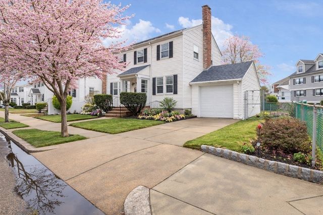 76 Clearwater Dr, Boston, MA 02126