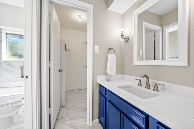 216 Hemlock Drive, Richardson, TX 75081