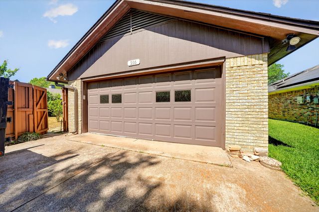 216 Hemlock Drive, Richardson, TX 75081