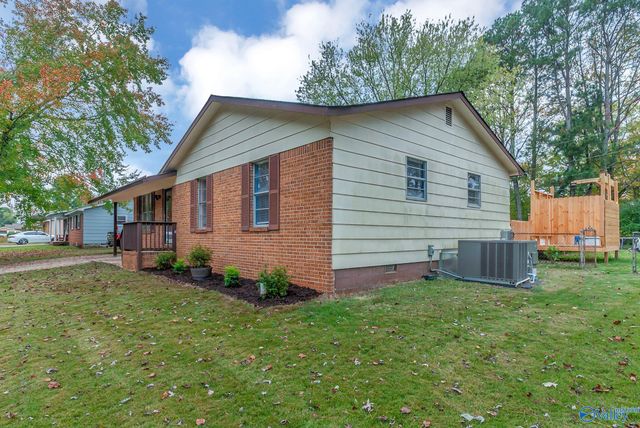 1011 14th Avenue, Decatur, AL 35601