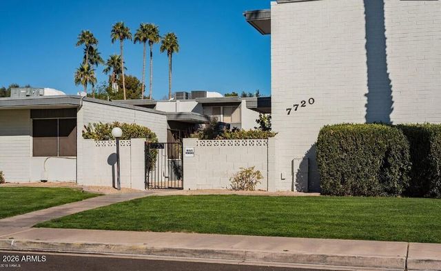 7720 E HEATHERBRAE Avenue 15, Scottsdale, AZ 85251