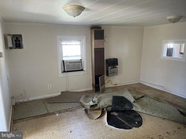 8019 EDGEWATER AVE, Rosedale, MD 21237