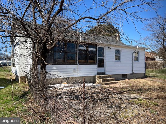 8019 EDGEWATER AVE, Rosedale, MD 21237